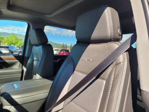 New 2026 GMC Sierra 2500 Denali w/ Denali Reserve Package AWD/4WD image 12