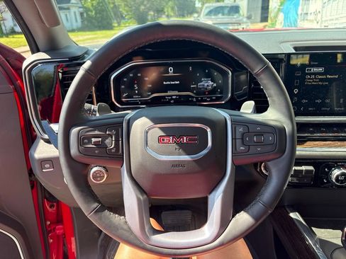 Used 2025 GMC Sierra 1500 Elevation w/ Elevation Premium Package AWD/4WD image 17