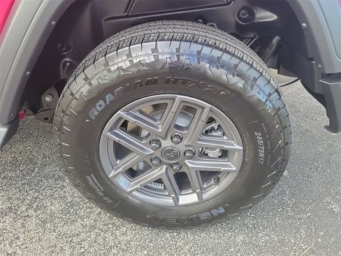 Used 2024 Jeep Wrangler Sport S image 9