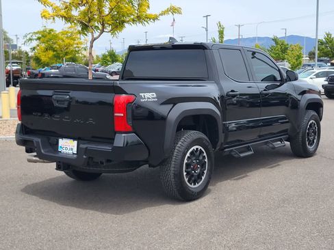 Used 2025 Toyota Tacoma TRD Off-Road AWD/4WD image 5