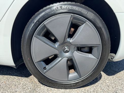 Used 2023 Tesla Model 3 Standard Range RWD image 8