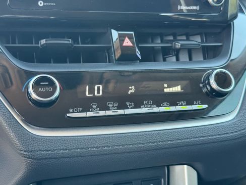 Used 2022 Toyota Corolla Cross LE image 23