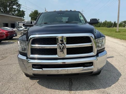 Used 2018 RAM 2500 Tradesman w/ Chrome Appearance Group AWD/4WD image 4