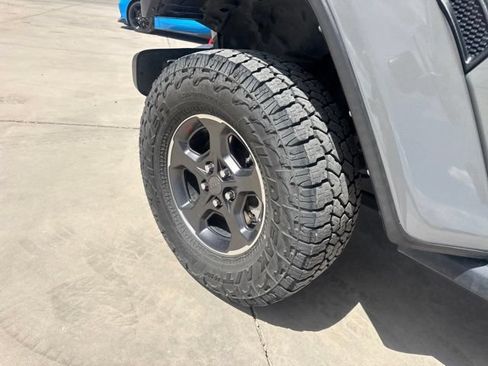 Certified 2023 Jeep Gladiator Rubicon AWD/4WD image 8