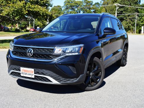 Used 2022 Volkswagen Taos SE image 3