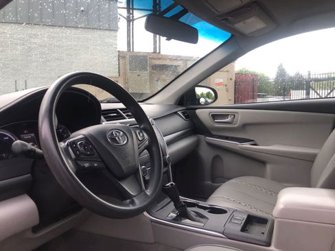 Used 2015 Toyota Camry LE FWD image 6