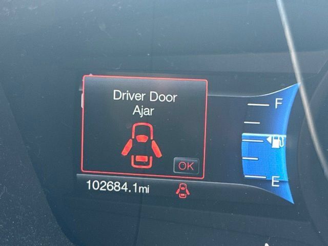 Used 2017 Ford Fusion SE w/ Fusion SE Technology Package FWD image 15