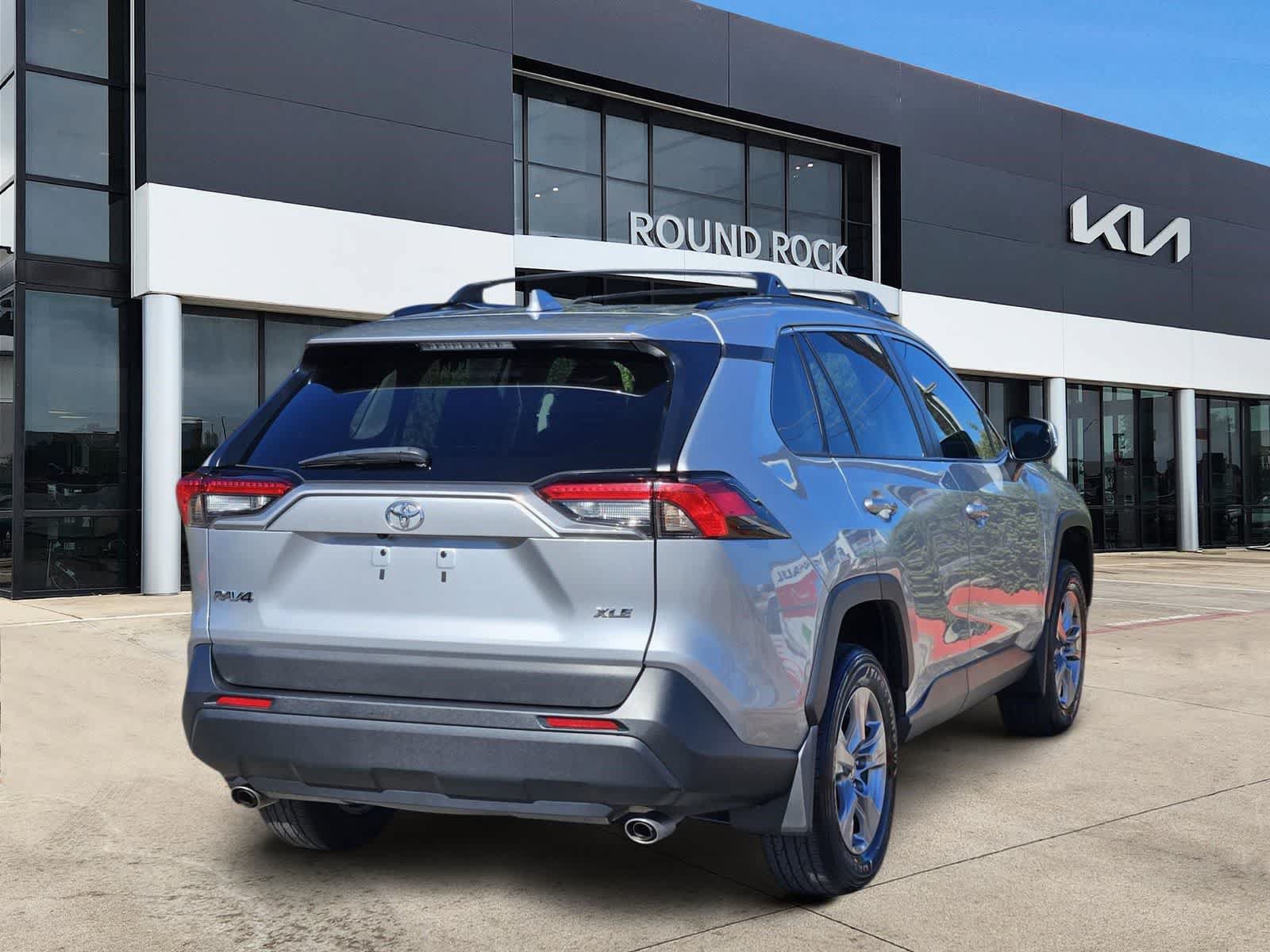 Used 2024 Toyota RAV4 XLE FWD image 6