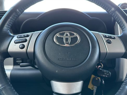 Used 2013 Toyota FJ Cruiser 4WD w/ Upgrade Pkg image 32