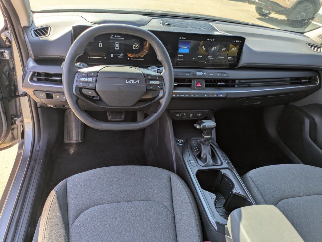 Used 2025 Kia K4 FWD image 8