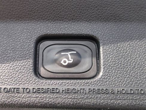 Used 2019 Ford Explorer XLT w/ Equipment Group 202A image 14