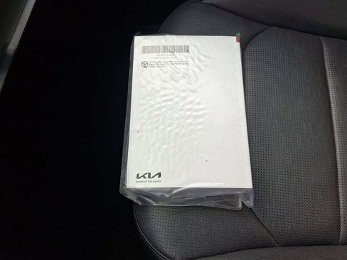 Certified 2024 Kia Niro SX Touring image 26