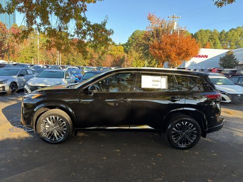 New 2026 Nissan Rogue Platinum image 4
