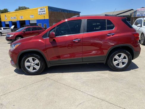 Used 2019 Chevrolet Trax LT w/ Driver Confidence Package FWD image 8