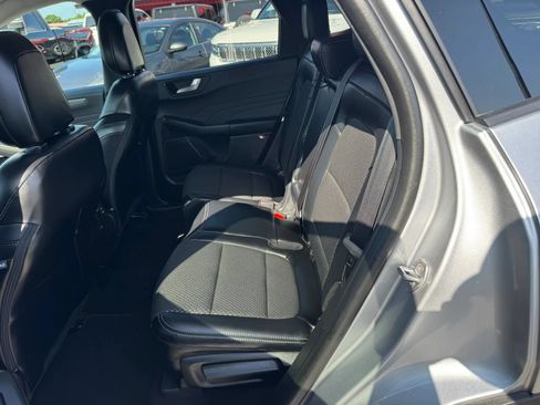 Used 2023 Ford Escape SE FWD image 5
