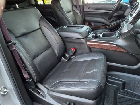Used 2017 GMC Yukon XL SLT w/ Open Road Package AWD/4WD image 27