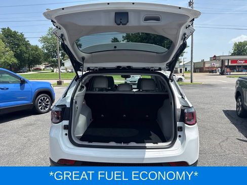 Used 2022 Jeep Compass Latitude w/ Convenience Group FWD image 8