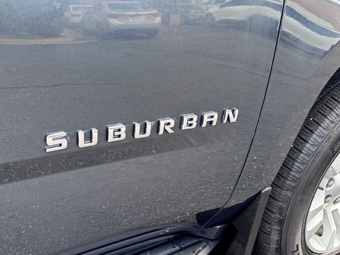 Used 2019 Chevrolet Suburban LT AWD/4WD image 8