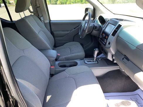 Used 2020 Nissan Frontier SV w/ Midnight Edition Floor Mats RWD image 28