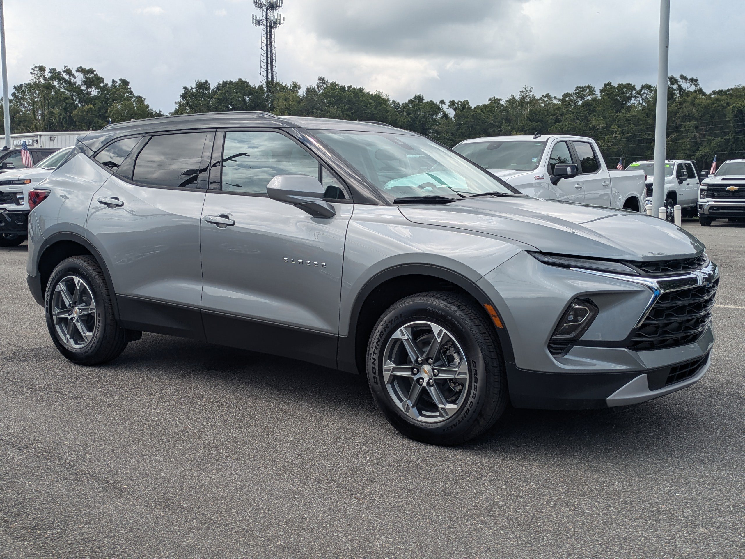 New 2026 Chevrolet Blazer LT w/ Convenience Package FWD image 2