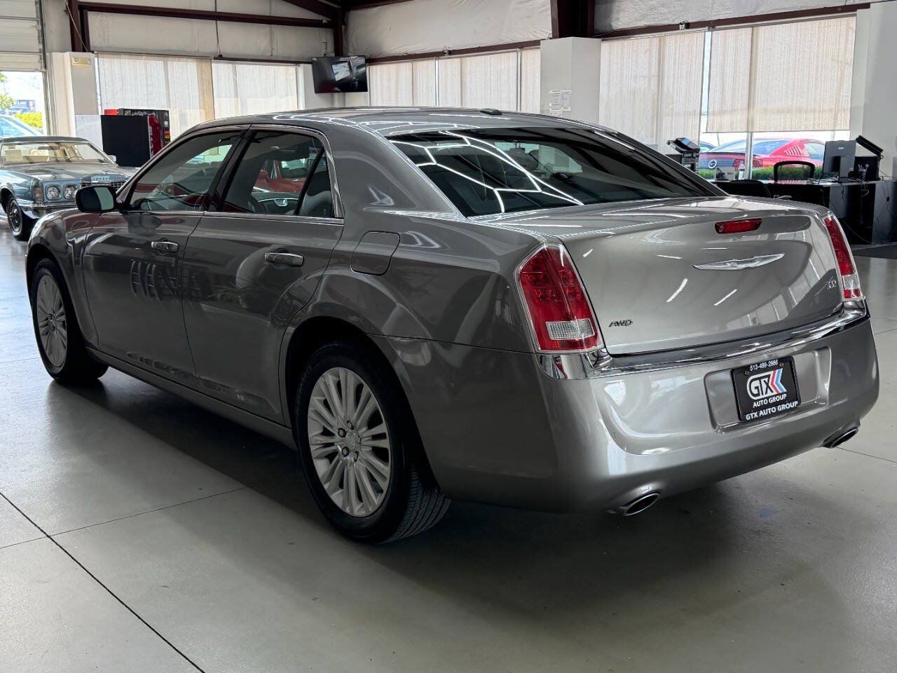 Used 2014 Chrysler 300 AWD w/ Driver Convenience Group image 4