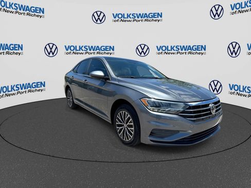 Used 2020 Volkswagen Jetta SE w/ SE Cold Weather Package FWD image 16