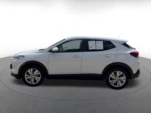 Used 2025 Buick Encore GX Preferred FWD image 9