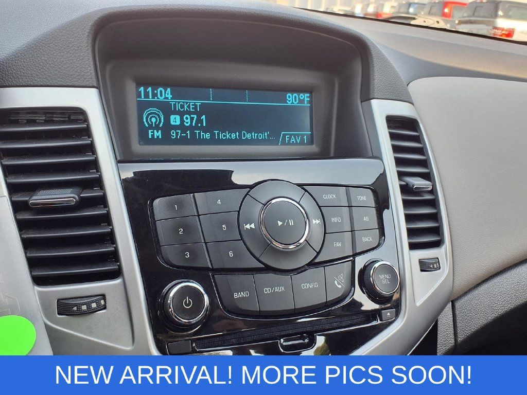 Used 2014 Chevrolet Cruze LT FWD image 10