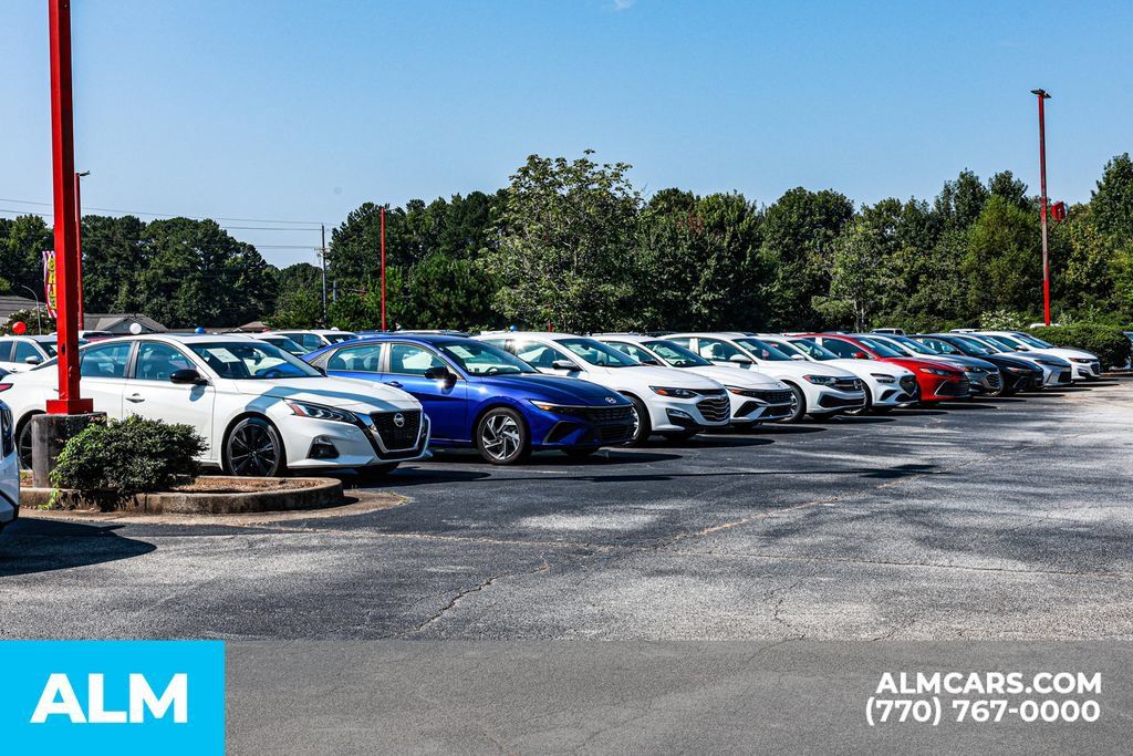 Used 2025 Hyundai Venue SEL FWD image 69