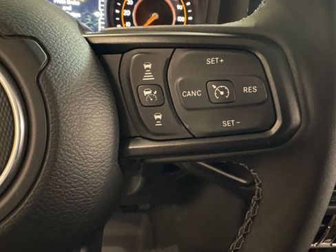 New 2025 Jeep Gladiator Sport image 15