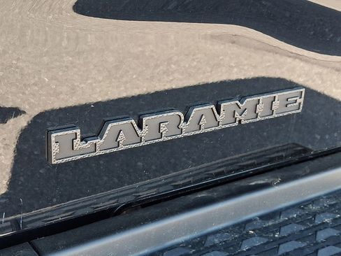 Used 2025 RAM 2500 Laramie AWD/4WD image 37