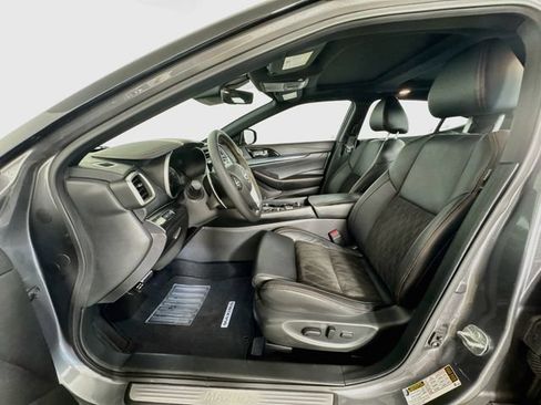 Used 2023 Nissan Maxima SR w/ Sport Mat Group FWD image 24