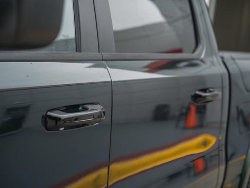 New 2026 RAM 1500 Laramie AWD/4WD image 18