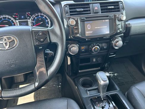 Used 2018 Toyota 4Runner TRD Off-Road Premium AWD/4WD image 19