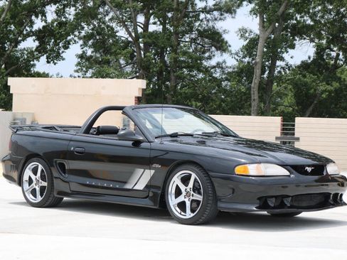 Used 1997 Ford Mustang GT RWD image 2