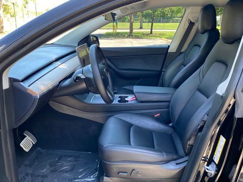 Used 2022 Tesla Model Y Performance AWD/4WD image 17
