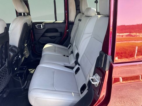 Used 2021 Jeep Gladiator Mojave AWD/4WD image 11