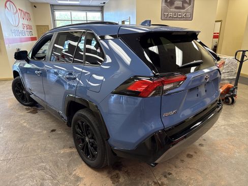 Used 2024 Toyota RAV4 SE w/ Weather Package AWD/4WD image 7