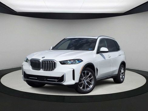 Used 2026 BMW X5 xDrive40i w/ Parking Assistance Package AWD/4WD image 1
