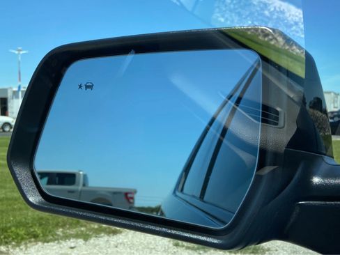 Used 2023 Chevrolet Traverse RS AWD/4WD image 44