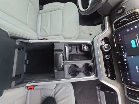 Used 2025 Ford Expedition Max Platinum image 18