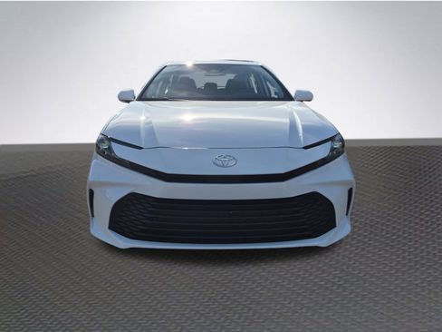 Used 2026 Toyota Camry LE image 3