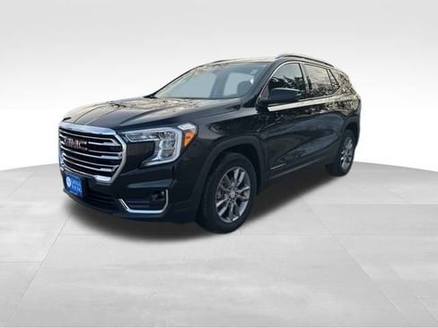Used 2024 GMC Terrain SLT image 3