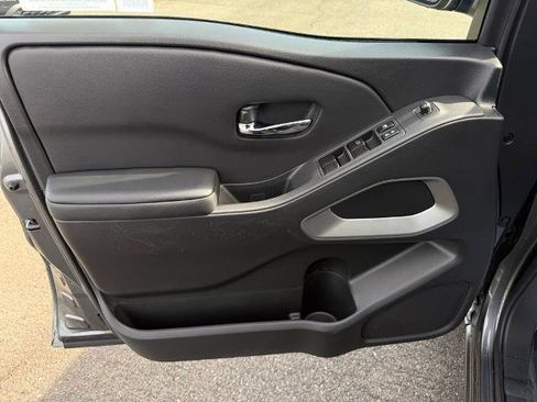 Certified 2025 Nissan Frontier SV image 18