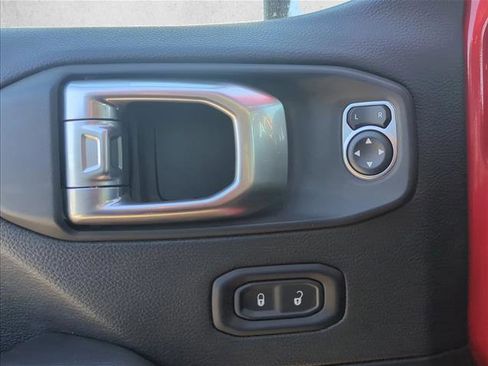 Used 2020 Jeep Wrangler Unlimited Sahara w/ Uconnect 4C Nav & Sound Group image 9