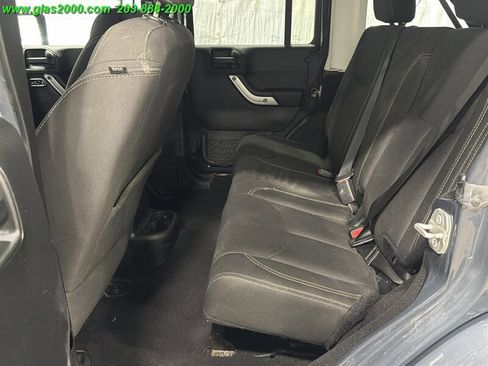 Used 2018 Jeep Wrangler Unlimited Sahara AWD/4WD image 9