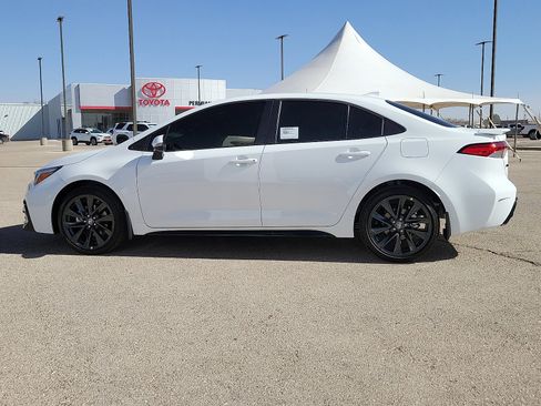 New 2026 Toyota Corolla SE w/ SE Package image 2