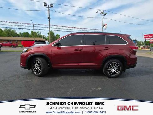 Used 2018 Toyota Highlander SE FWD image 8