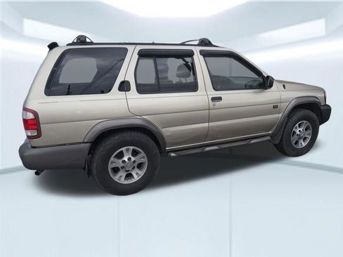 Used 1999 Nissan Pathfinder XE image 2