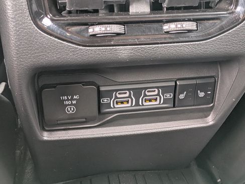Used 2024 Jeep Grand Cherokee Limited w/ Luxury Tech Group II AWD/4WD image 17
